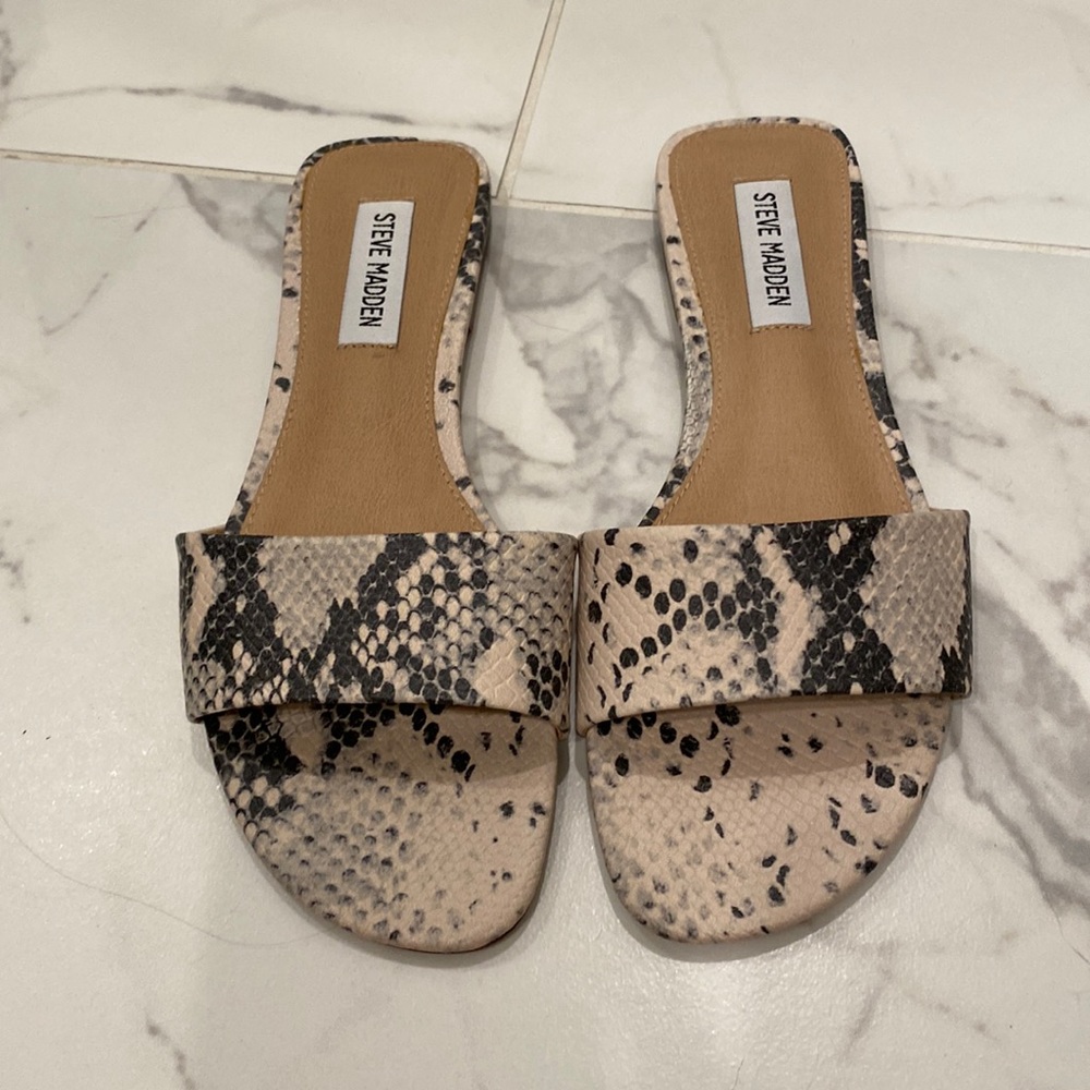 Steve Madden slip on python flats